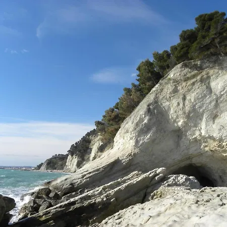Mare Di Stelle Couette-café Sirolo